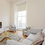 Flat 4, Cromwell Road 1 Bedroom Apartment With Balcony