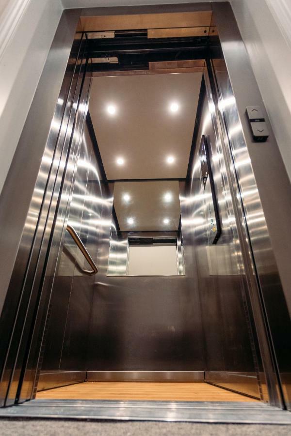 Flat 4, Cromwell Road 1 Bedroom With Balcony Londra